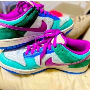 Nike Low Dunk womens … lowered price alert…